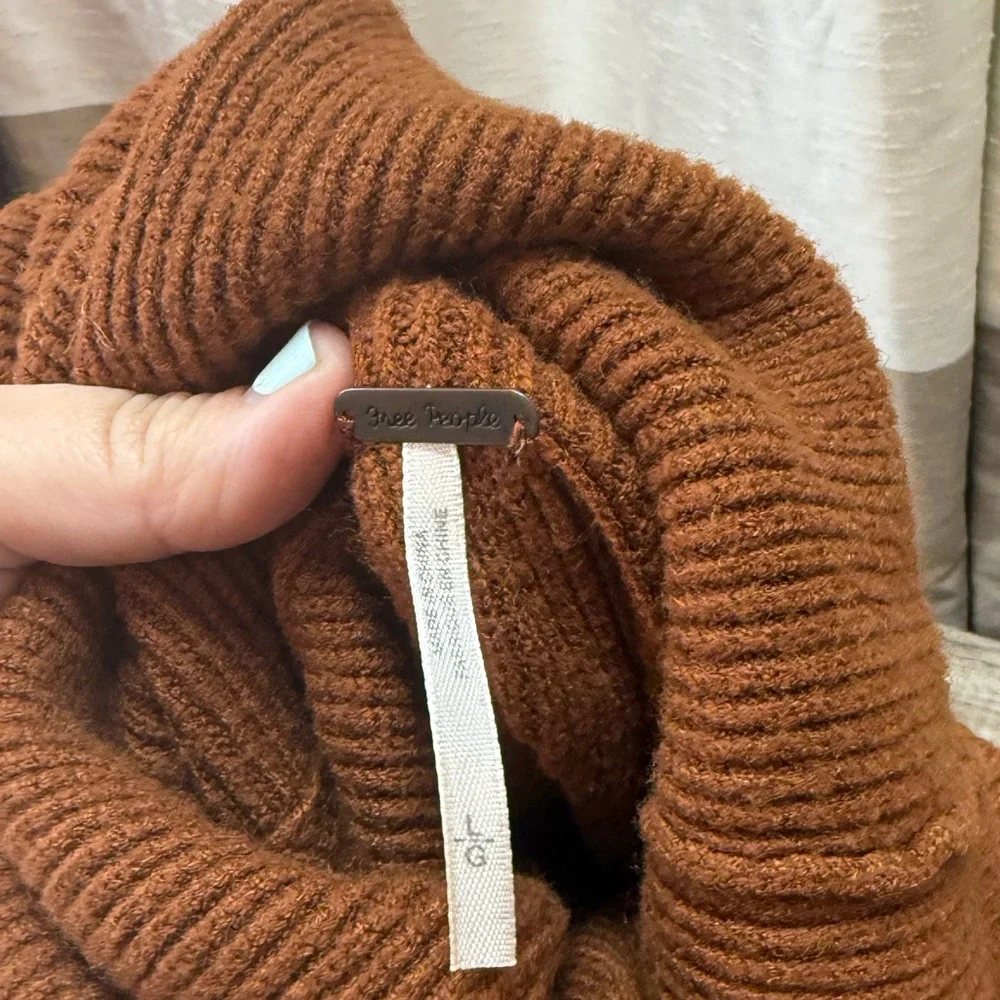 Free People |‎ Softly Structured Tunic Sweater Brown Size large